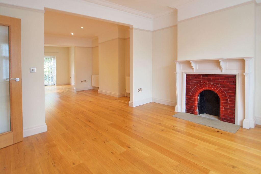 Property photo 2 of 21 Reception