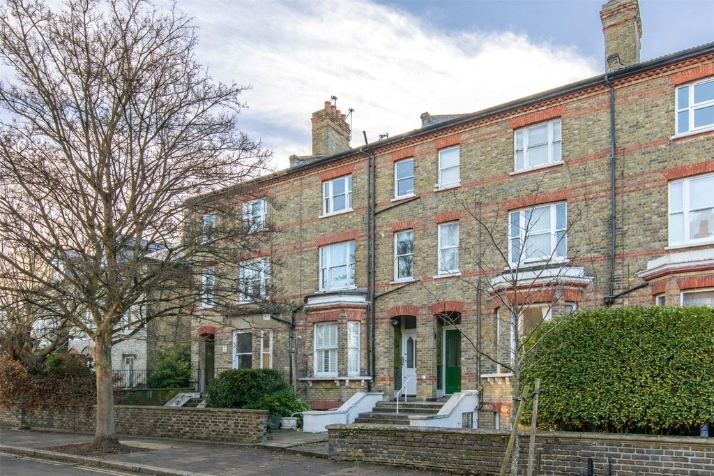 Property photo 2 of 9 Picture No. 12