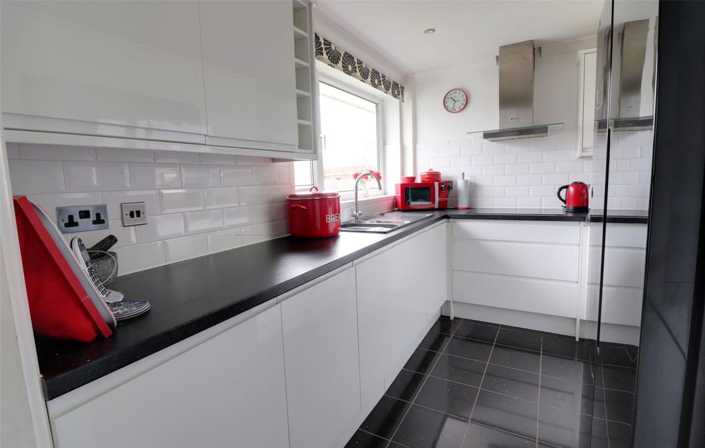 Property photo 2 of 11 2 - Picture No. 02