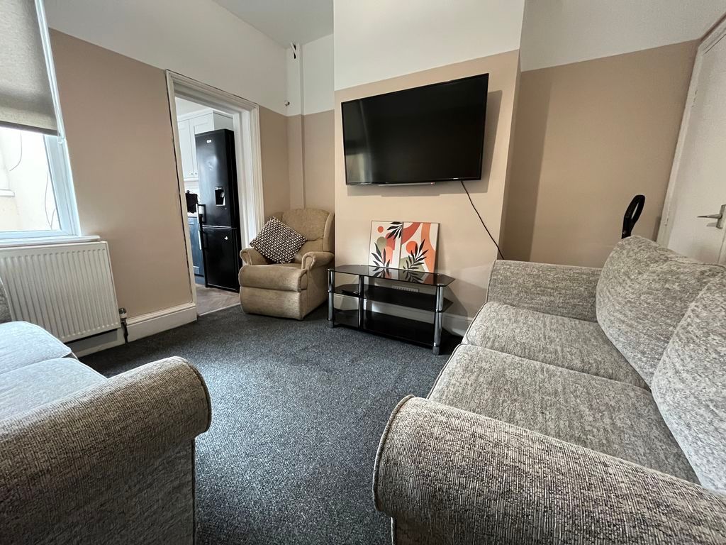 Property photo 2 of 13 Photo 12