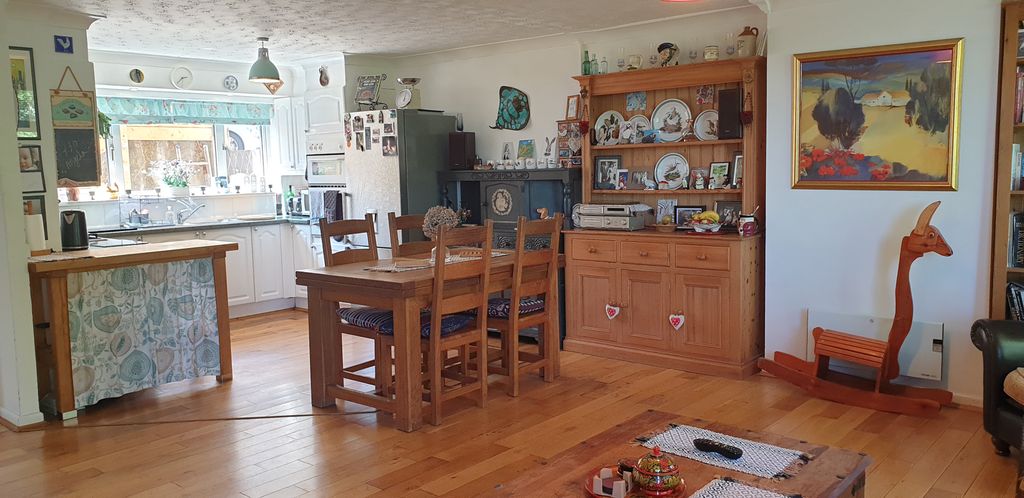 Property photo 3 of 12 Image