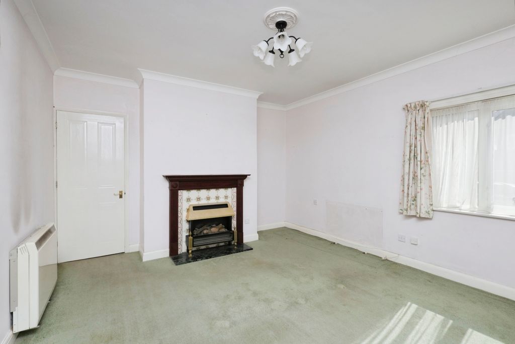 Property photo 2 of 11 Photo