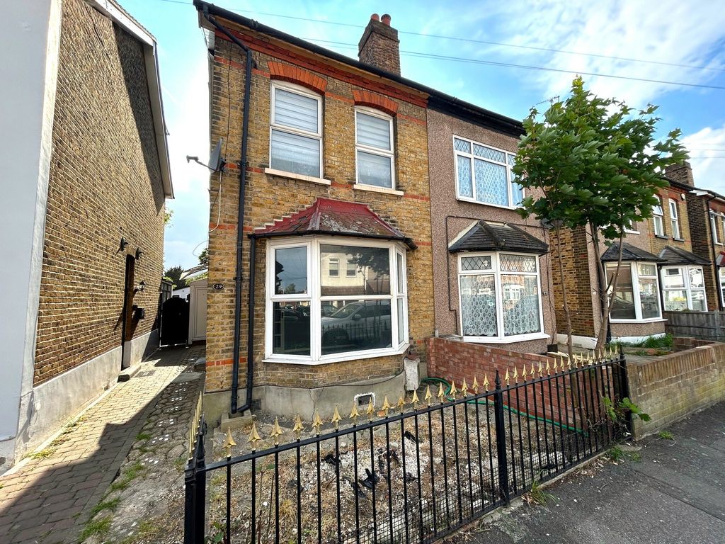 Property photo 1 of 11