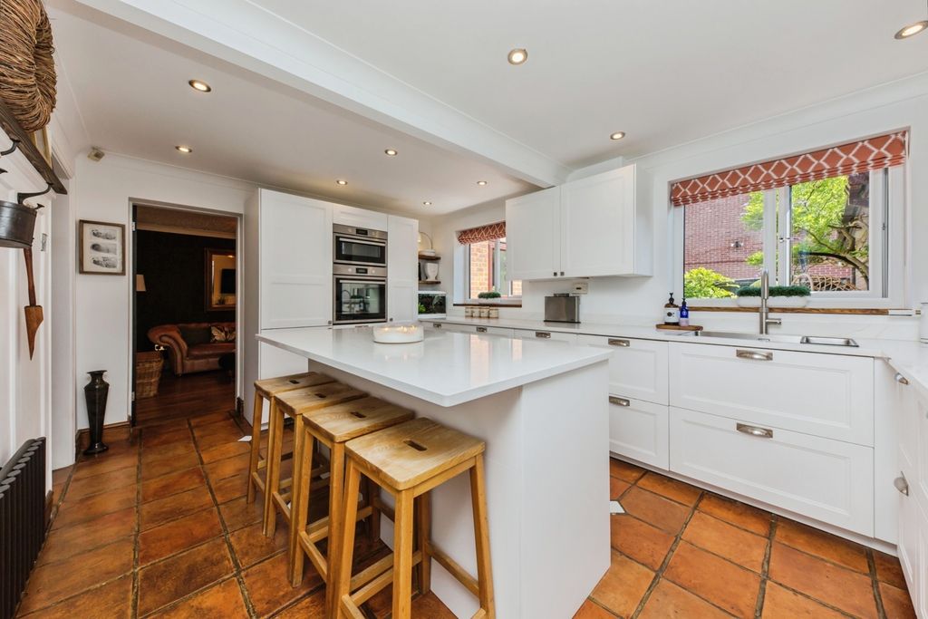 Property photo 3 of 36 Pbox-Img.Jpg