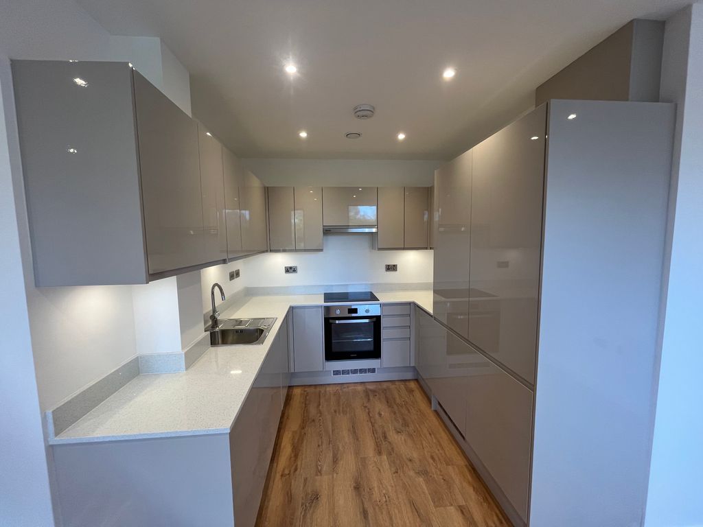 Property photo 2 of 7 Kitchen