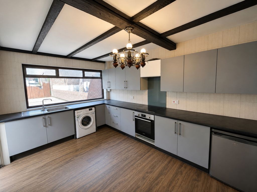 Property photo 2 of 9 Kitchen