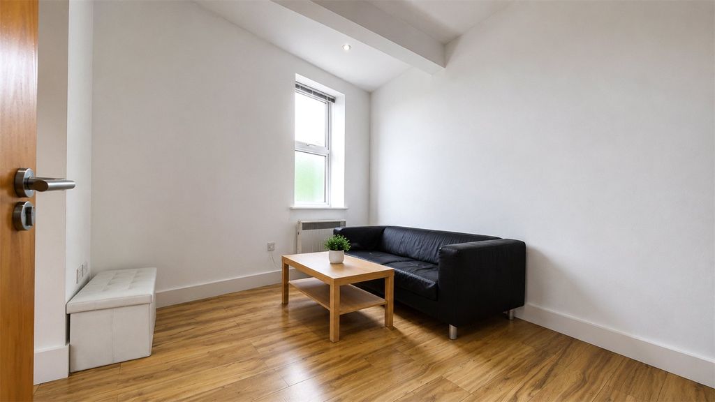 Property photo 2 of 11 Picture No. 03