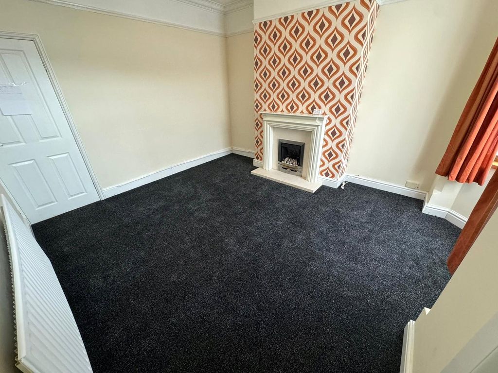 Property photo 2 of 12 Picture No. 10