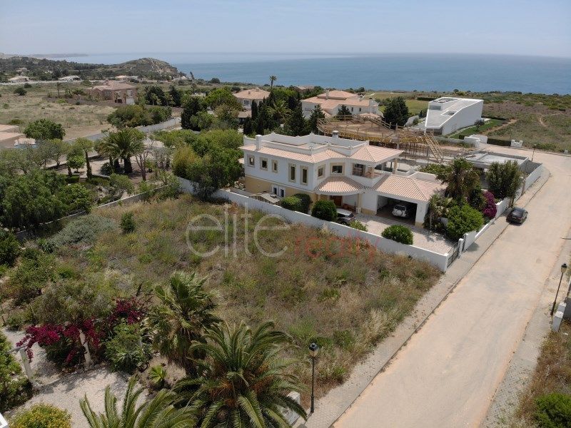 Property photo 1 of 5