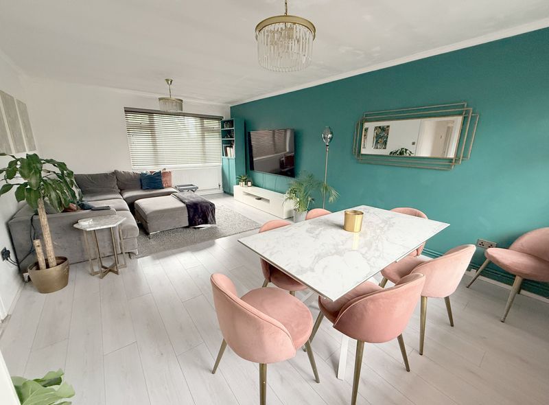 Property photo 1 of 13 Lounge/Diner