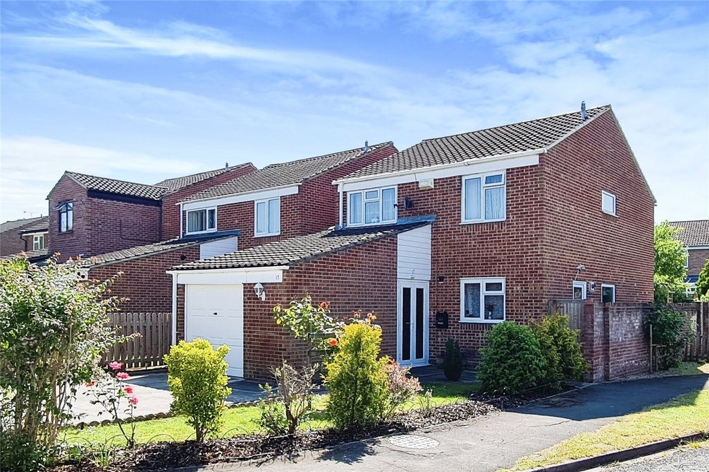 Property photo 1 of 17 External