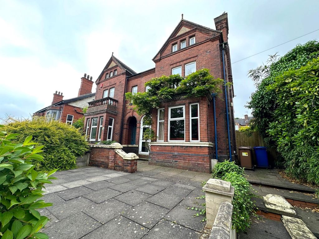 Property photo 2 of 41