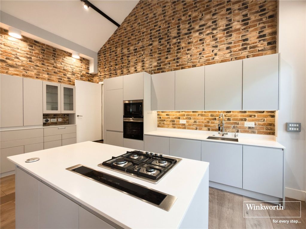 Property photo 2 of 8 Kitchen