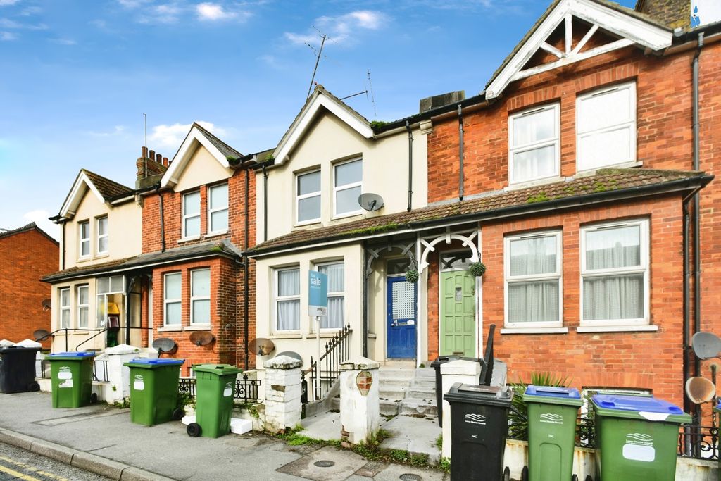 Property photo 1 of 20 Front