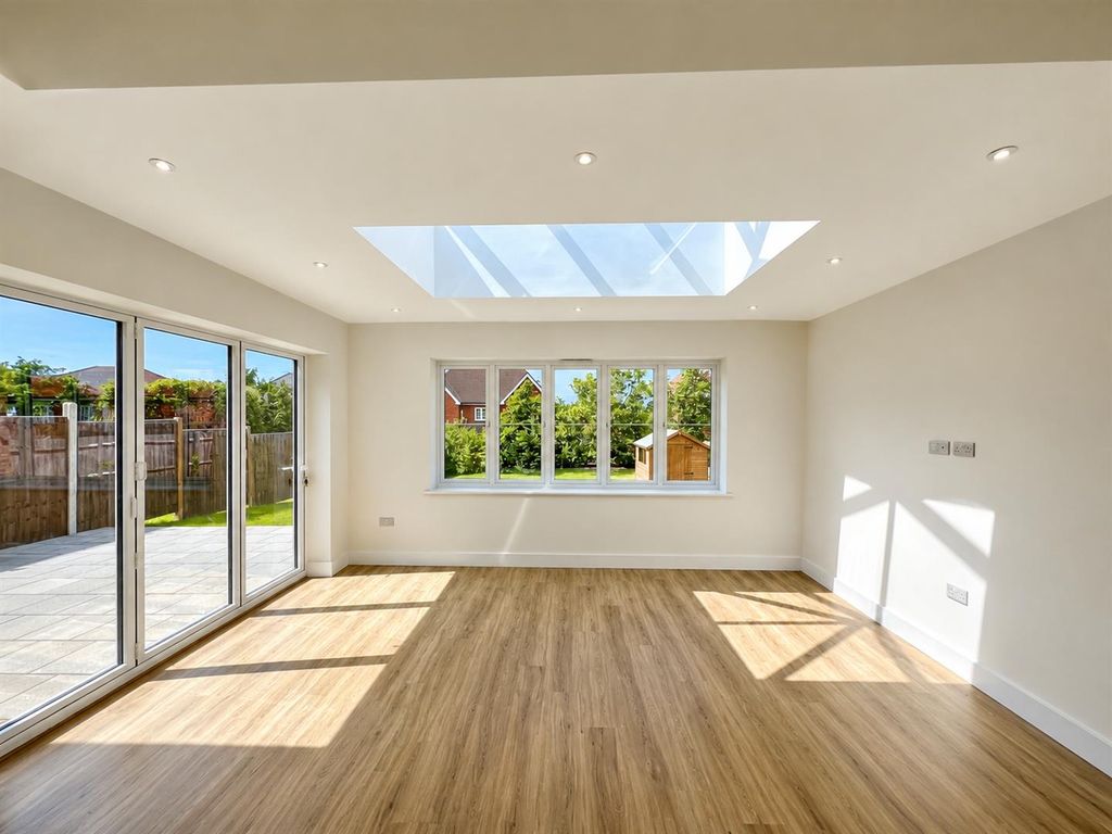 Property photo 2 of 18 Living Area Bifolds.Png