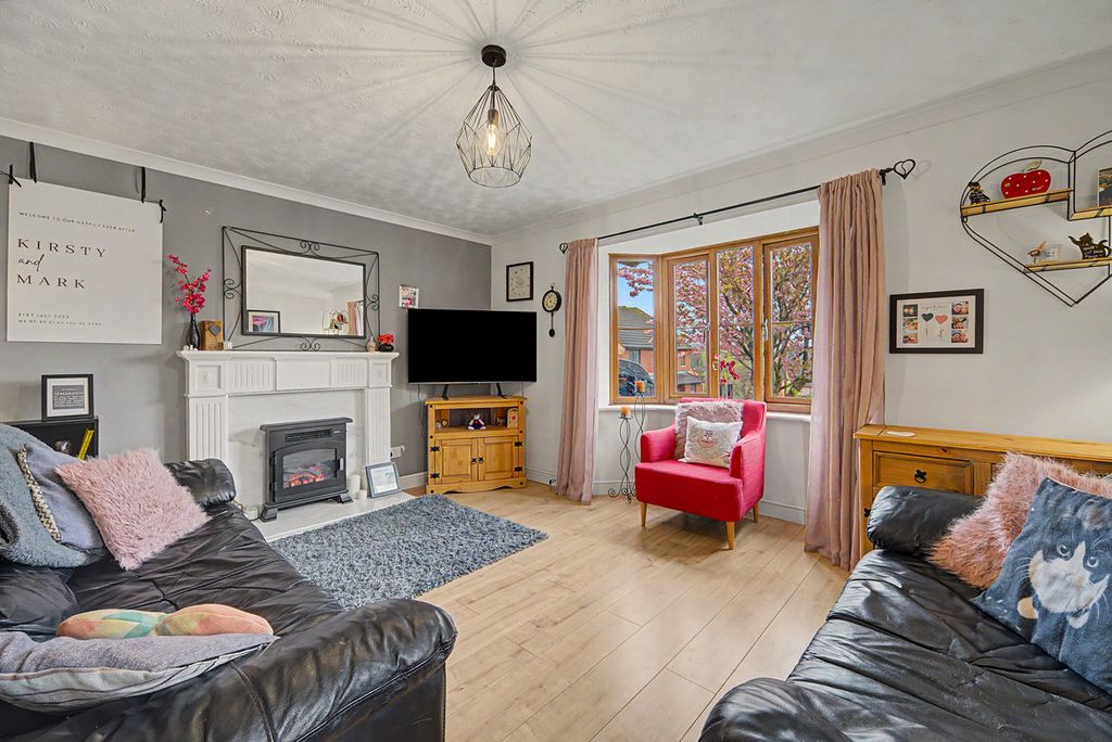 Property photo 3 of 36