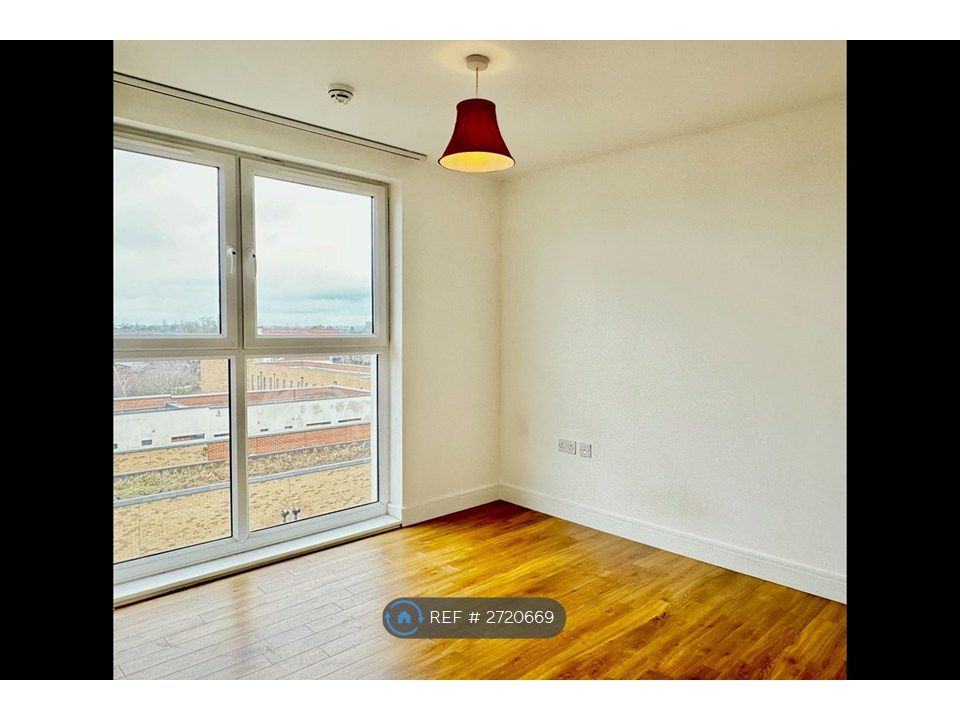 Property photo 2 of 15 Master Bedroom