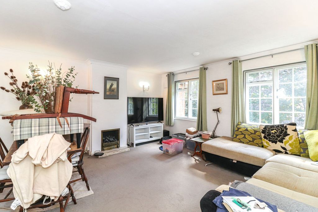 Property photo 3 of 9