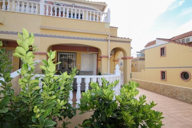 Property photo 3 of 32