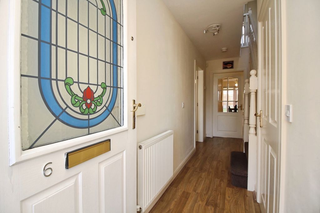 Property photo 2 of 20