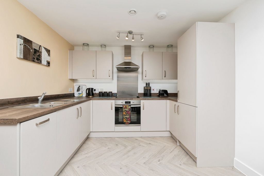 Property photo 3 of 18 Pbox-Img.Jpg