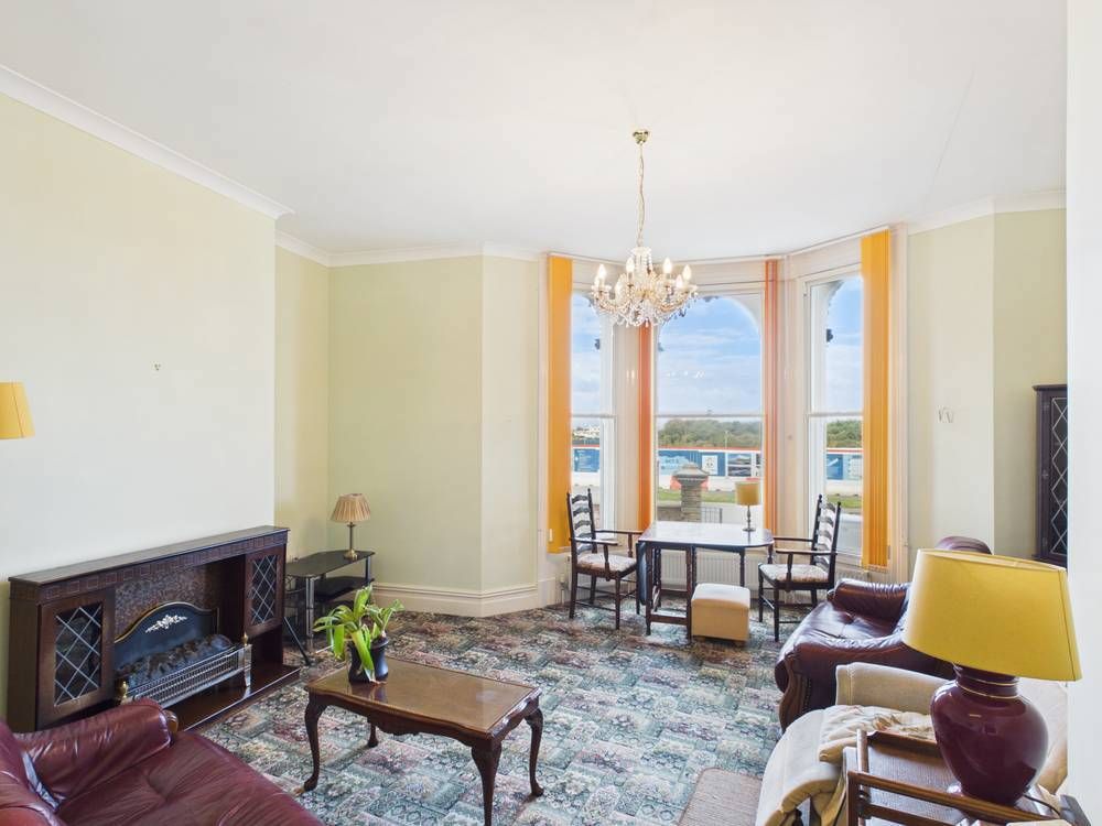 Property photo 2 of 14 Giraffe360-Still006