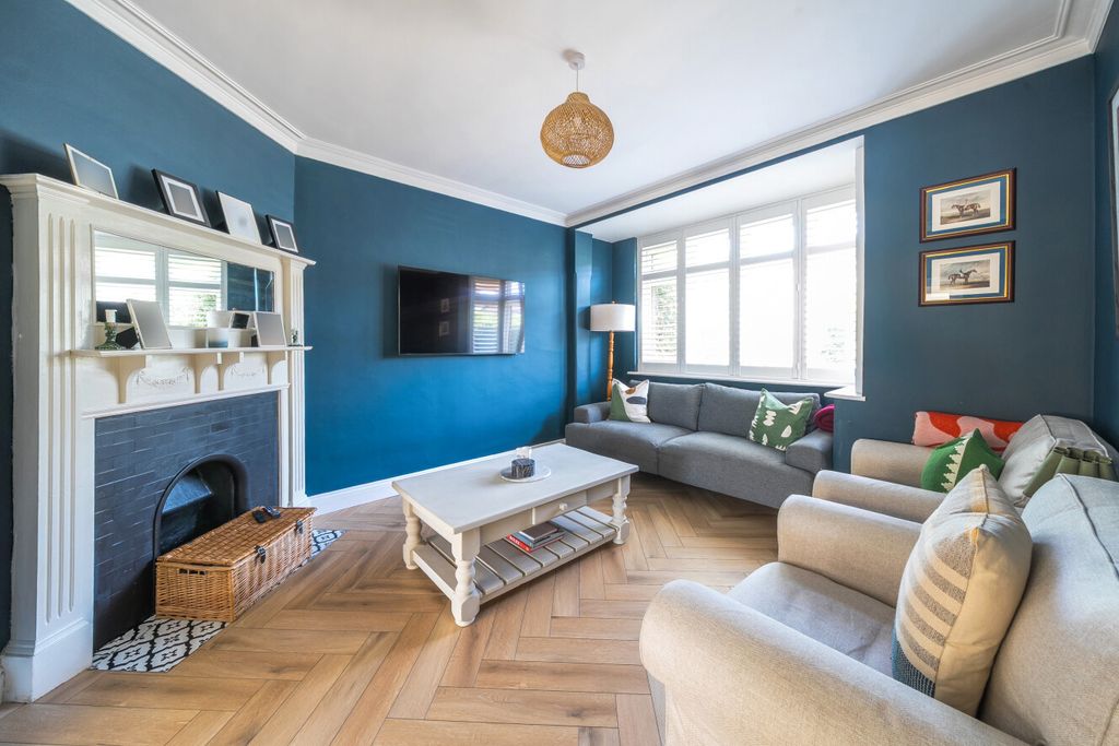 Property photo 3 of 11 30-6A1813Fe6F98E-...