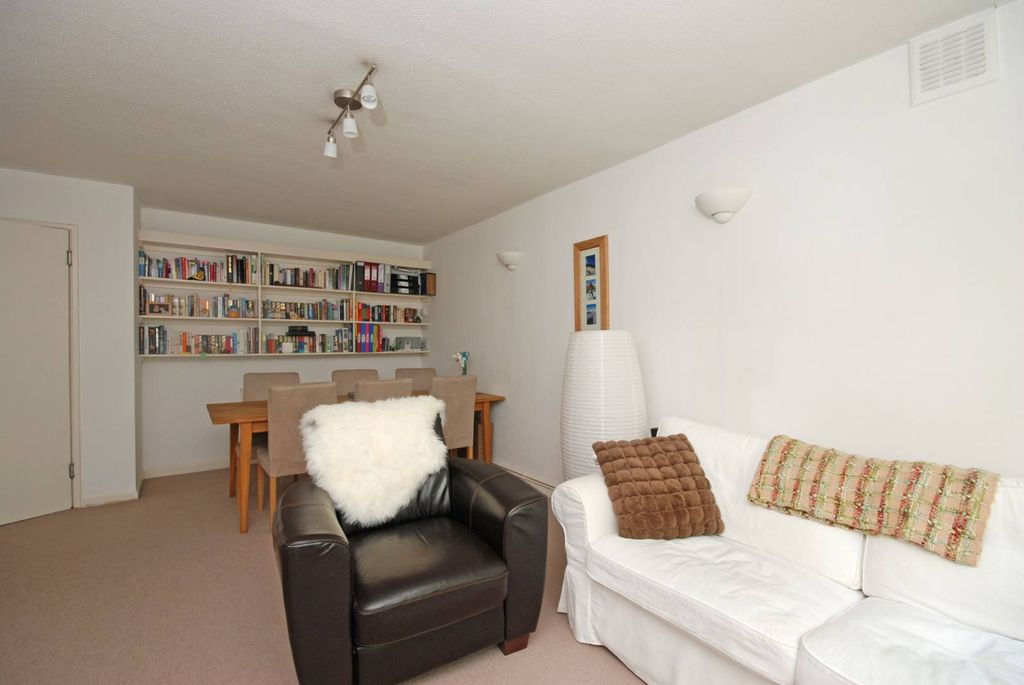 Property photo 3 of 4
