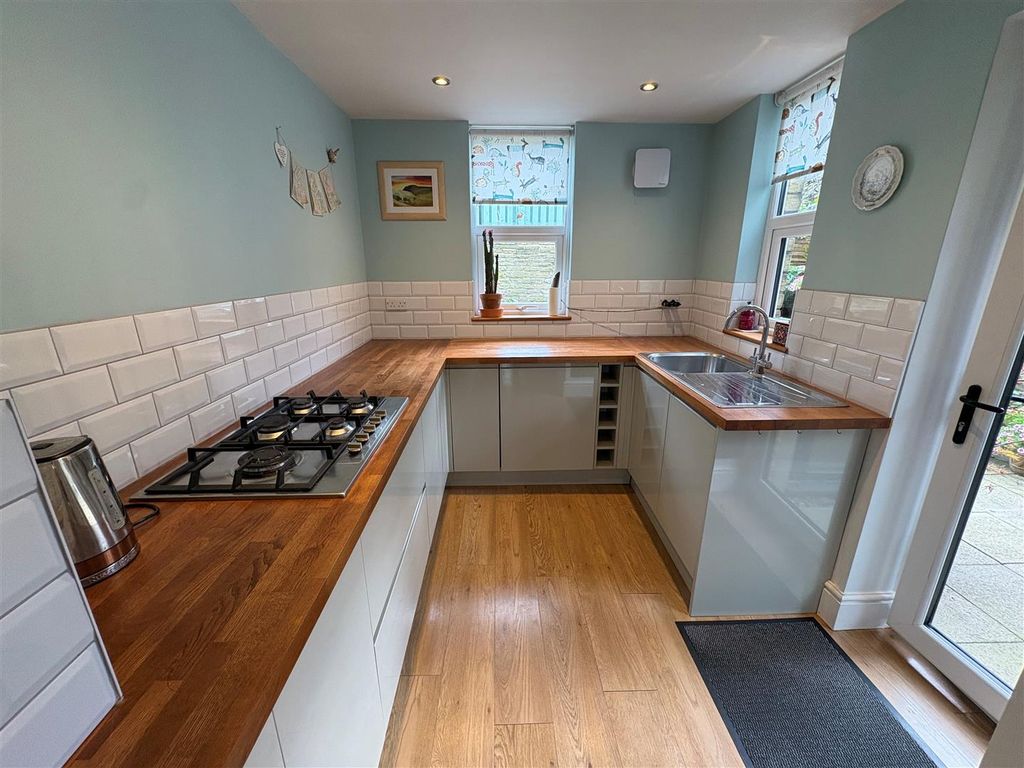 Property photo 3 of 30