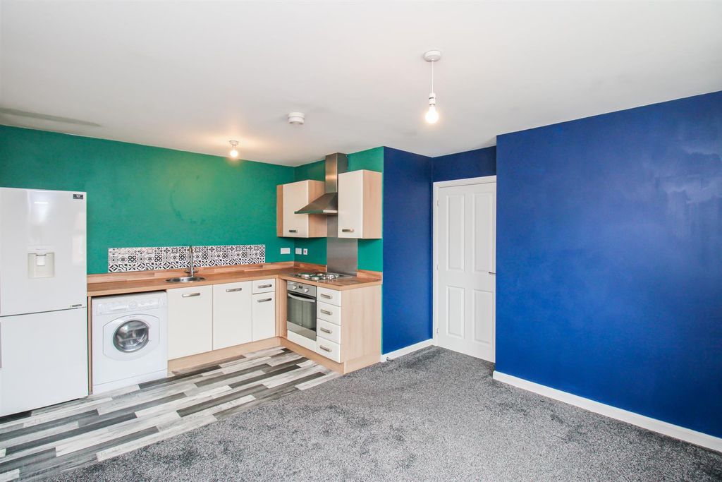 Property photo 2 of 9
