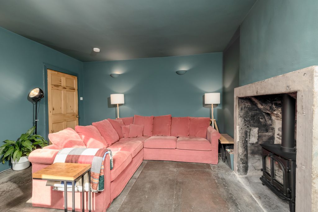 Additional image 5 of 4 bed flat for sale18/5 Leopold Place, Hillside, Edinburgh EH7