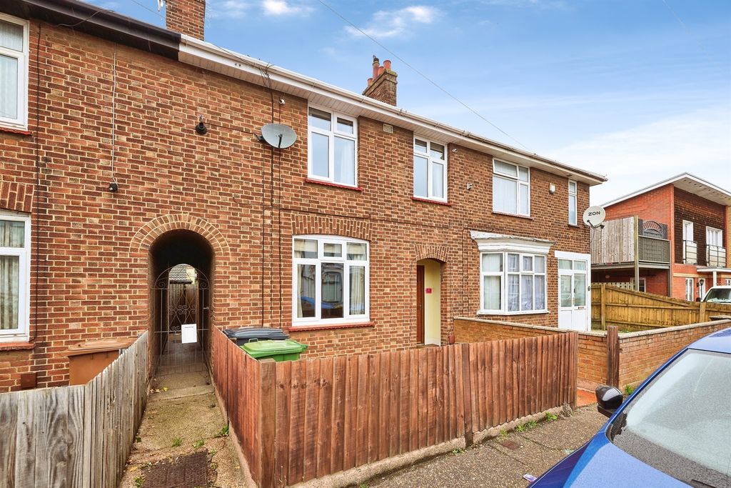 Property photo 1 of 13