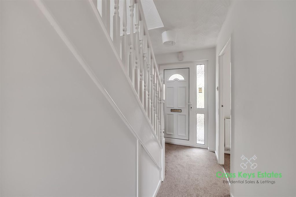 Property photo 3 of 29 Entrance Hallway