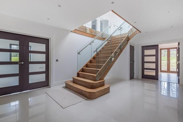 Property photo 3 of 10 Internal View