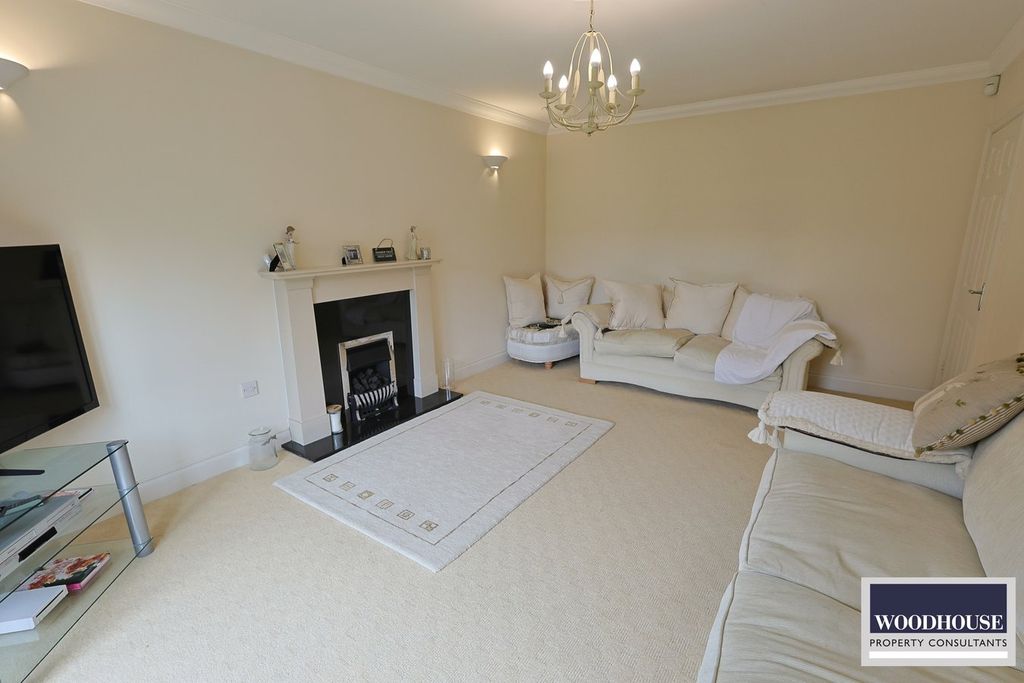 Property photo 3 of 23