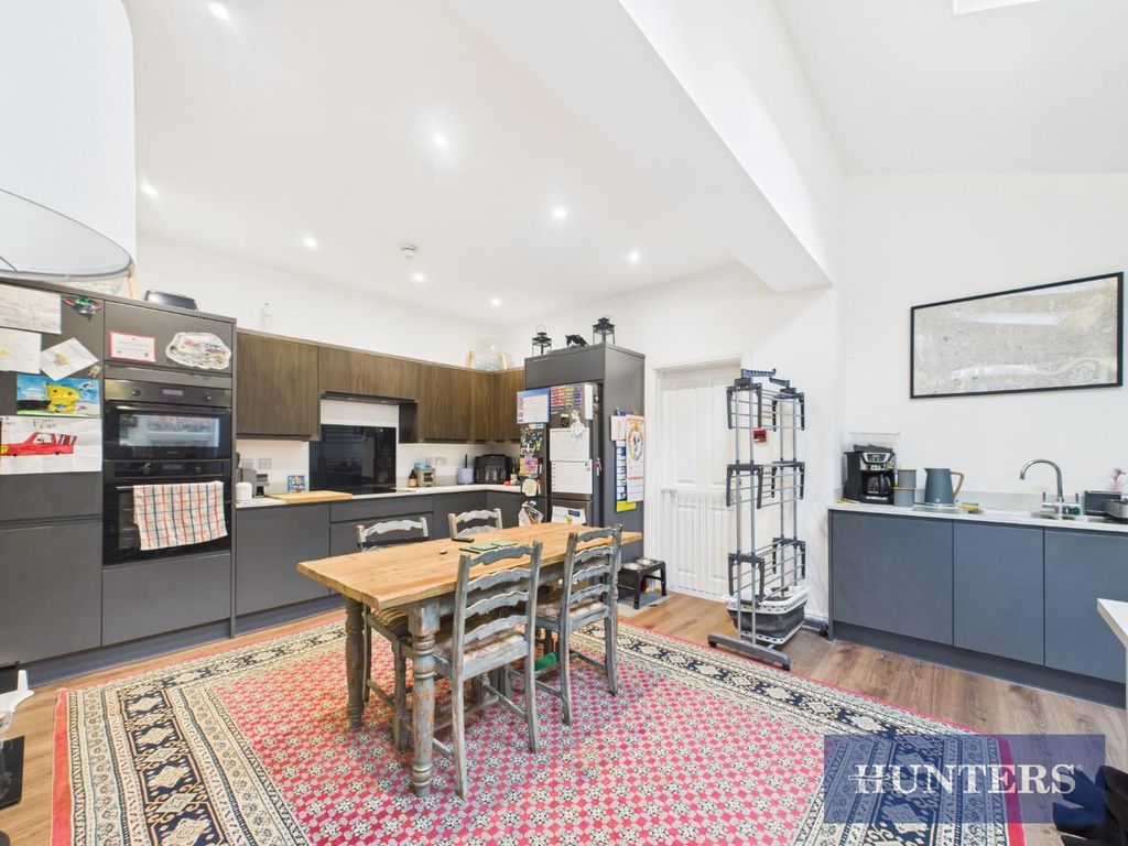 Property photo 2 of 28 Cam01494G0-Pr0509-Still032.Jpg