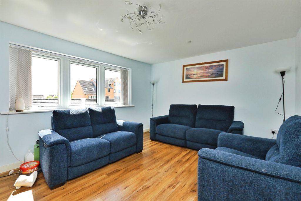 Property photo 3 of 15