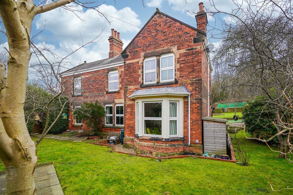 Property photo 2 of 43