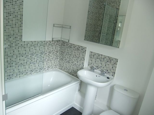 Property photo 2 of 8 Bathroom