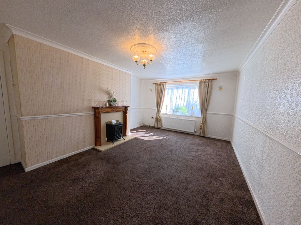 Property photo 2 of 16 Photo 31