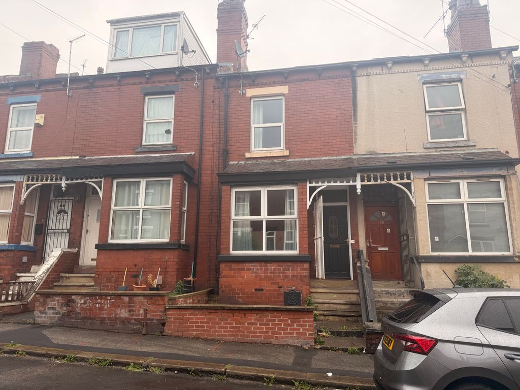 Property photo 1 of 8