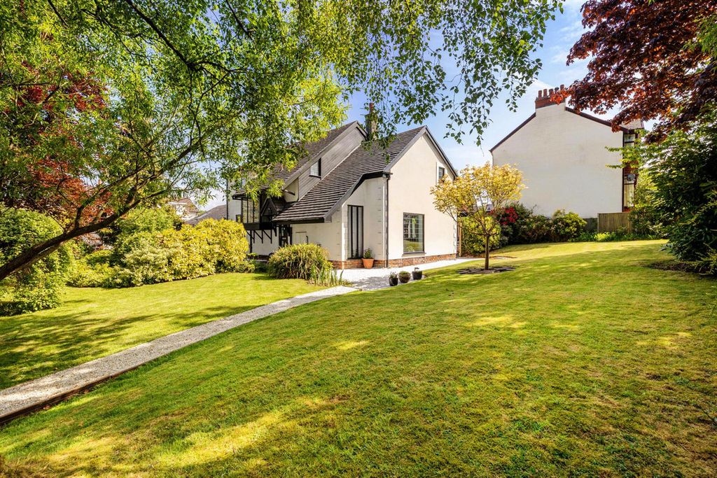 Property photo 1 of 50