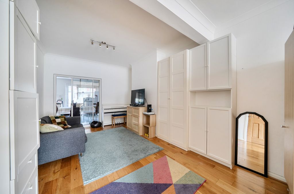 Property photo 3 of 19