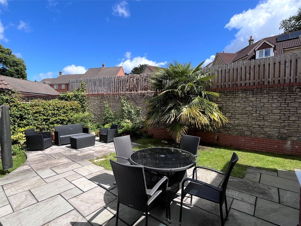 Property photo 2 of 20 Picture No. 27
