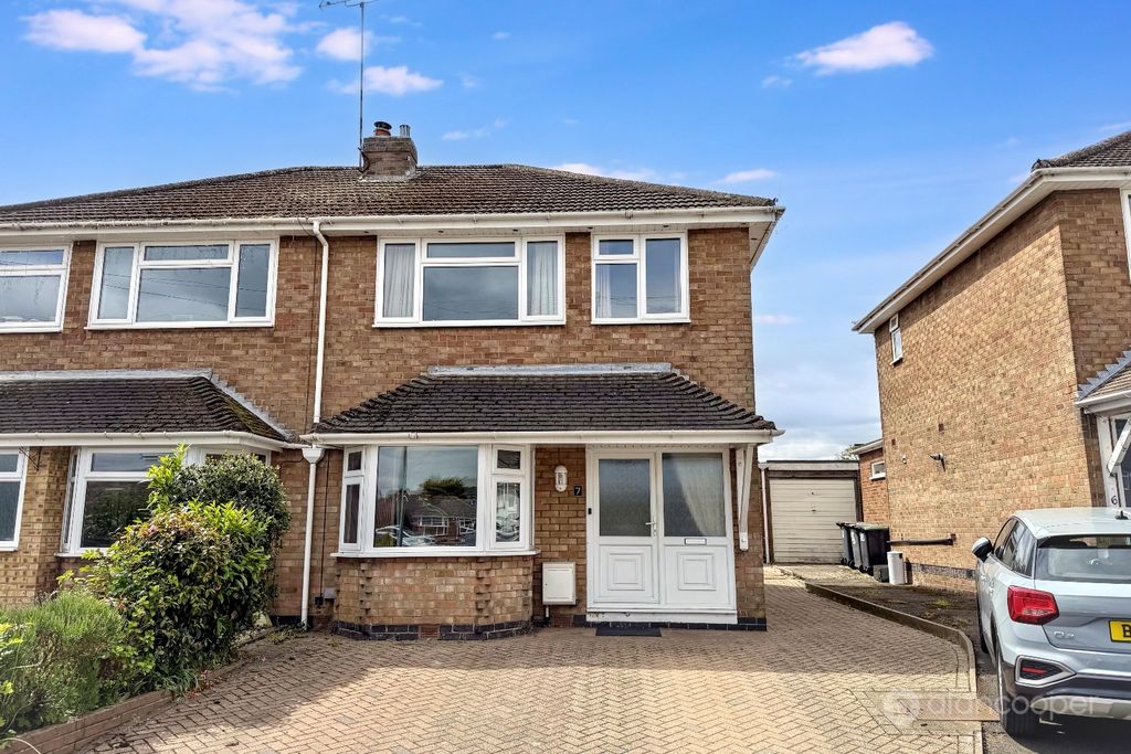 Property photo 1 of 12 5104990