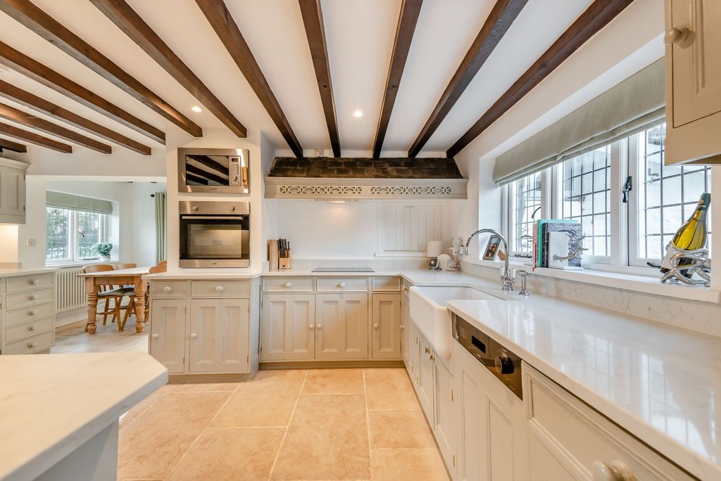 Property photo 3 of 37