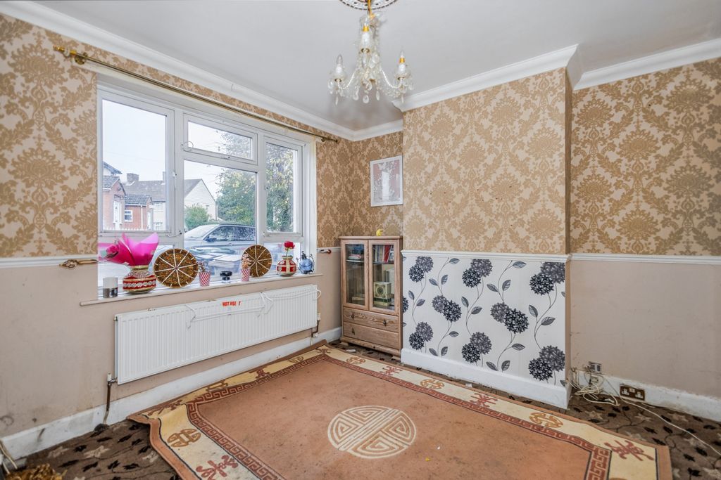 Property photo 2 of 17 53 Hillborough Road, Luton Lu1 5Ey