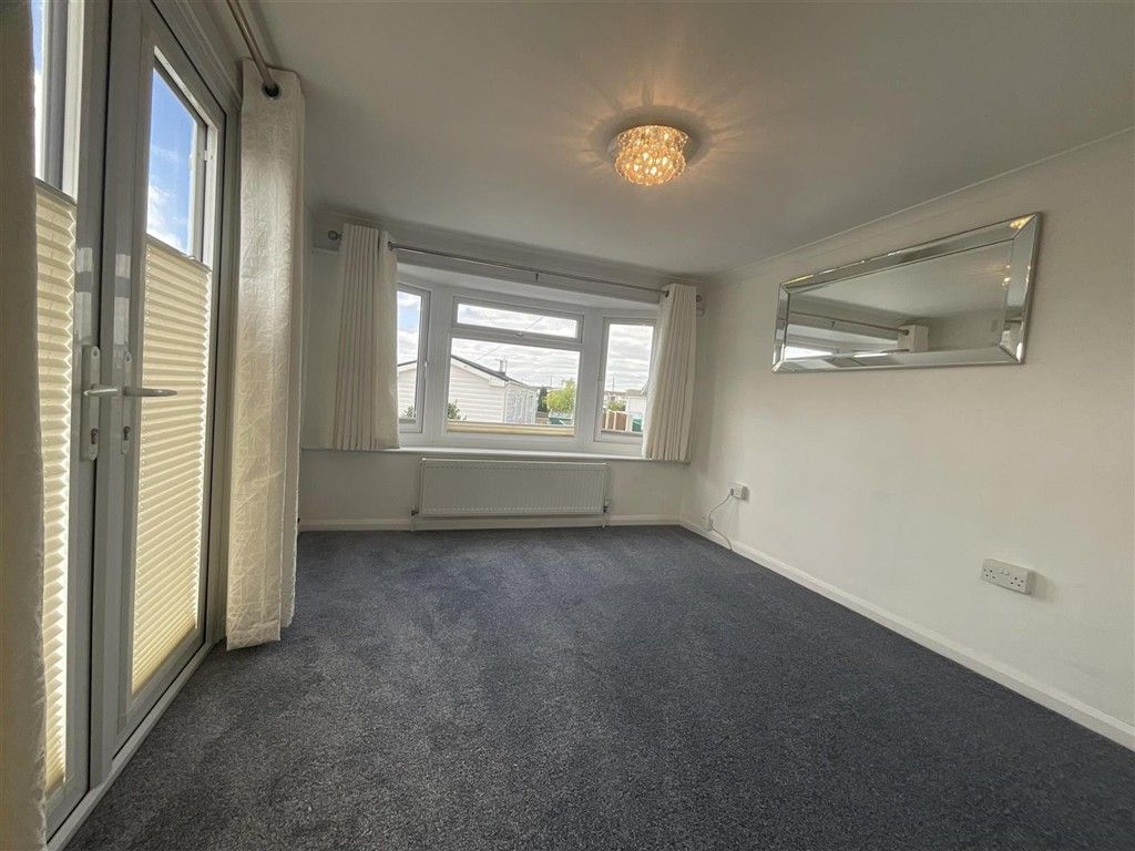 Property photo 1 of 8 Bedroom