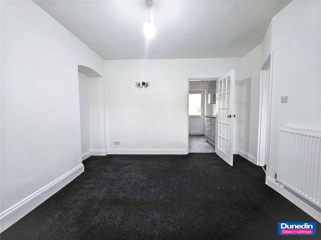 Property photo 2 of 11 Picture No. 03