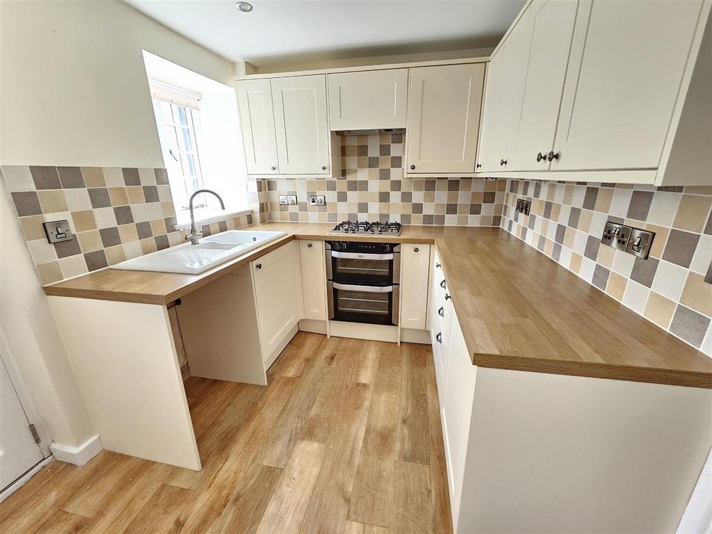 Property photo 3 of 13 Kitchen.Jpg